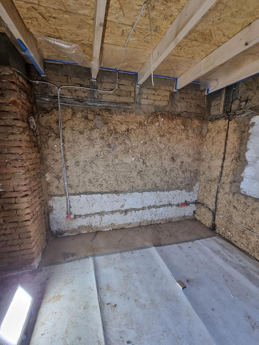 Freigelegtes Fachwerk im Innenraum – Projektfoto von Cumia Putzwerk